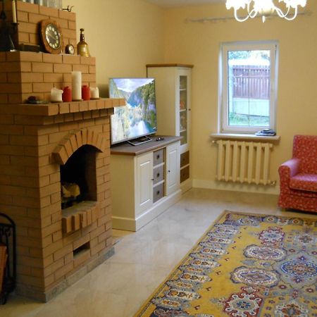 ミンスク House With A Fireplace On The Riverヴィラ エクステリア 写真