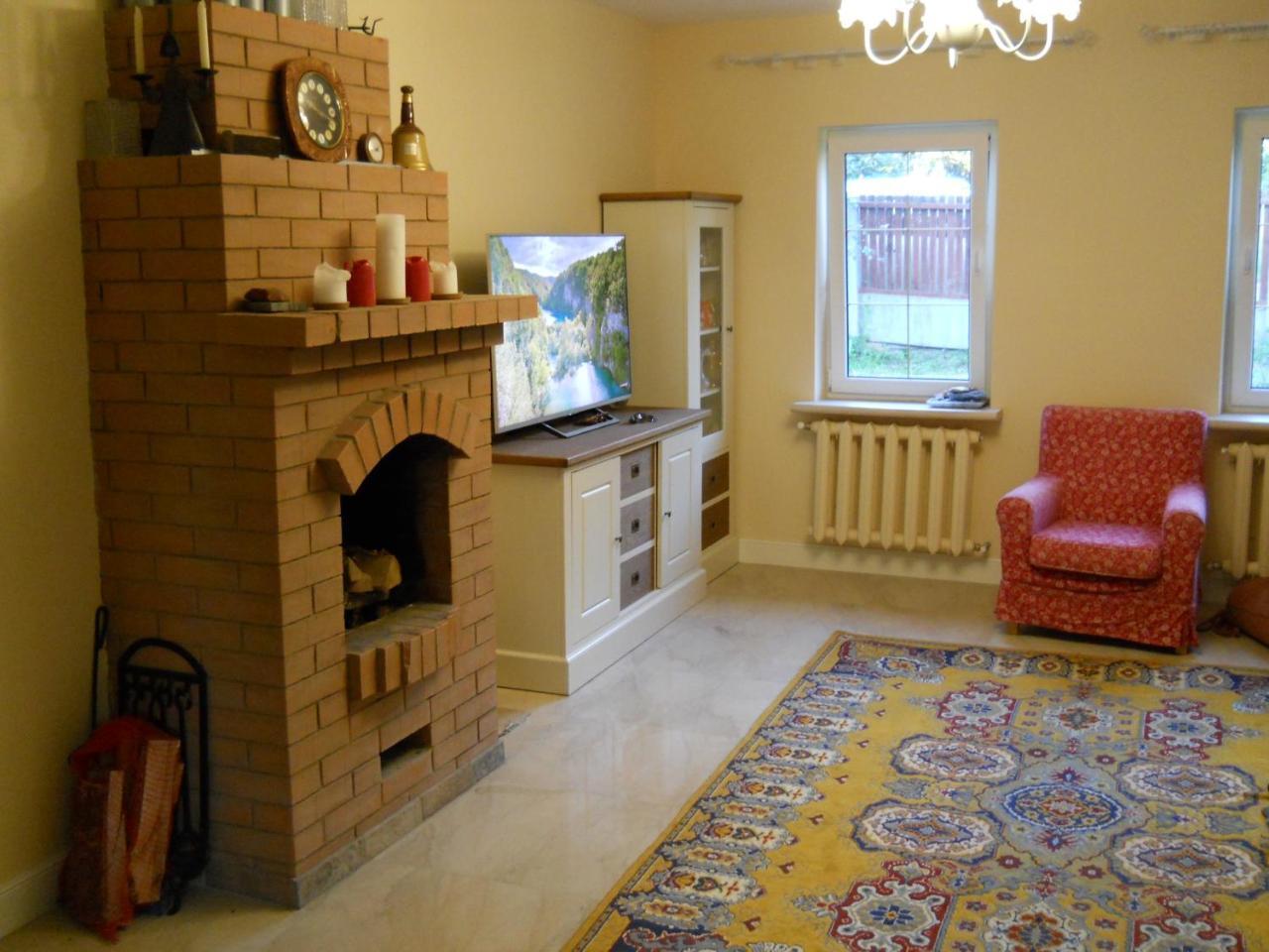 ミンスク House With A Fireplace On The Riverヴィラ エクステリア 写真